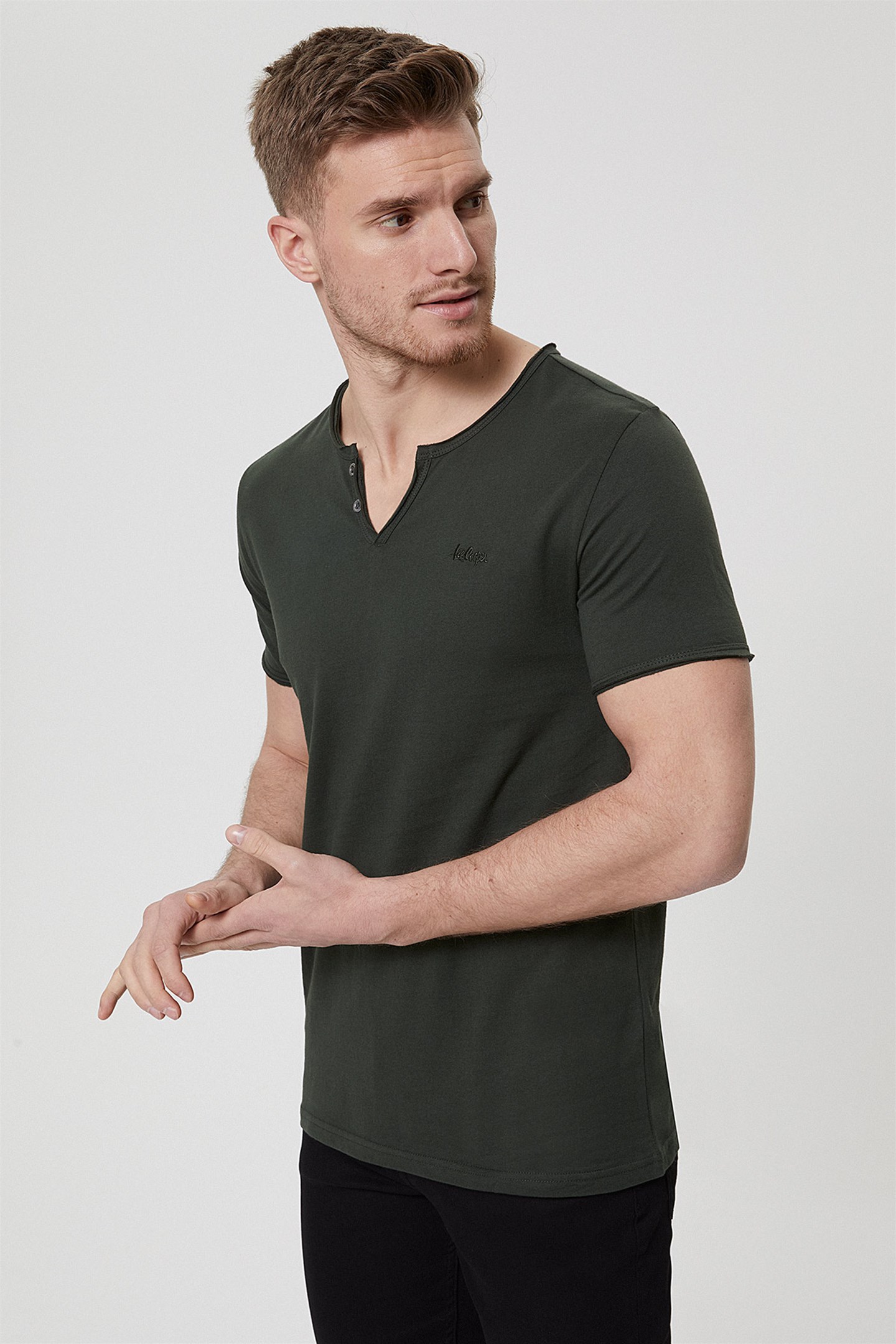 Lee Cooper Target Erkek V Yaka Patlı T-Shirt Koyu Yeşil. 3